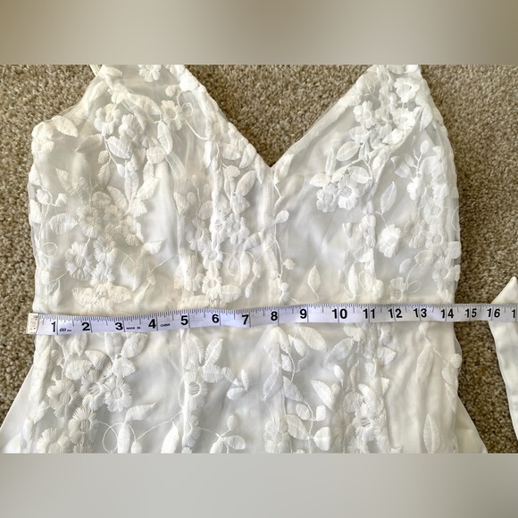 NWOT Lulus Forever Fanciful White Floral Embroidered High-Low Midi Dress Size S - Picture 10 of 12